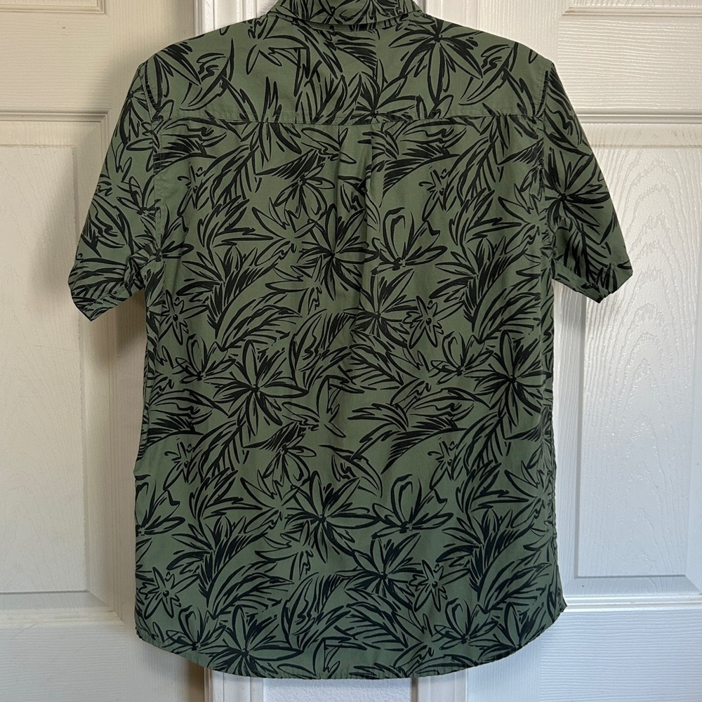 Small O'Neill Button Down Shirt - Picture 2 of 2